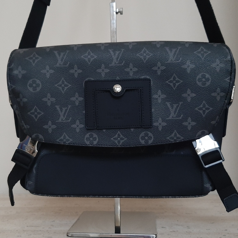 Louis Vuitton Messenger Monogram Eclipse Voyage PM